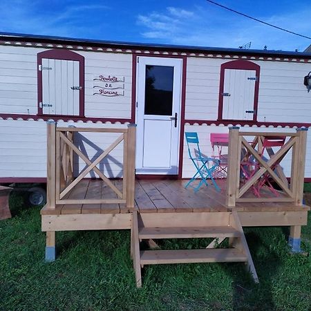 La Roulotte De Francine Guest House Chazeuil Exterior photo
