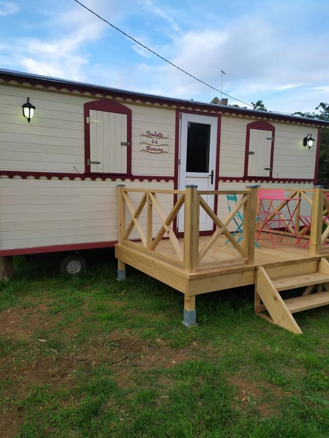 La Roulotte De Francine Guest House Chazeuil Exterior photo