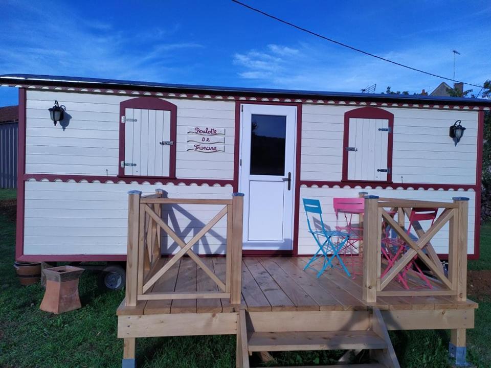 La Roulotte De Francine Guest House Chazeuil Exterior photo